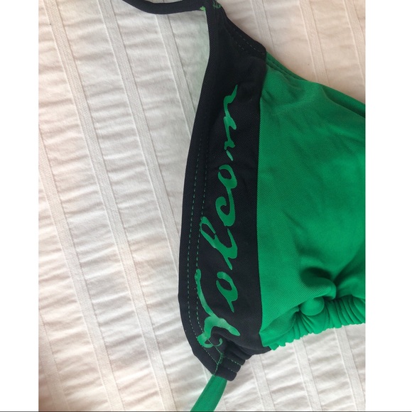 NWOT Volcom Kelly Green Triangle Bathing Suit Top - Picture 4 of 8